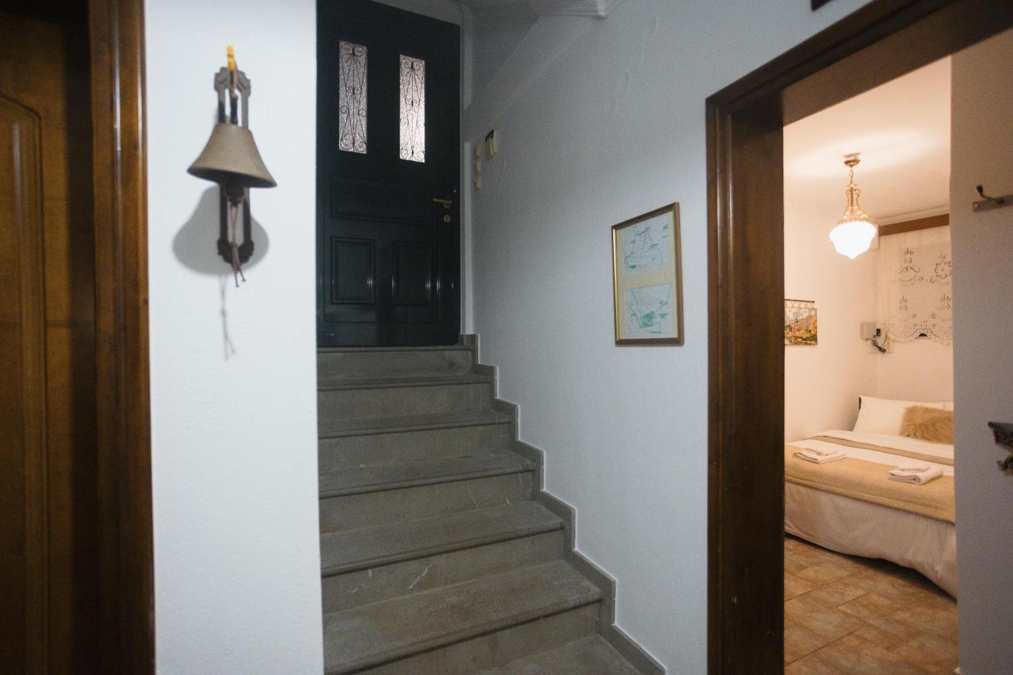 Billiard Home In Trikala Esterno foto