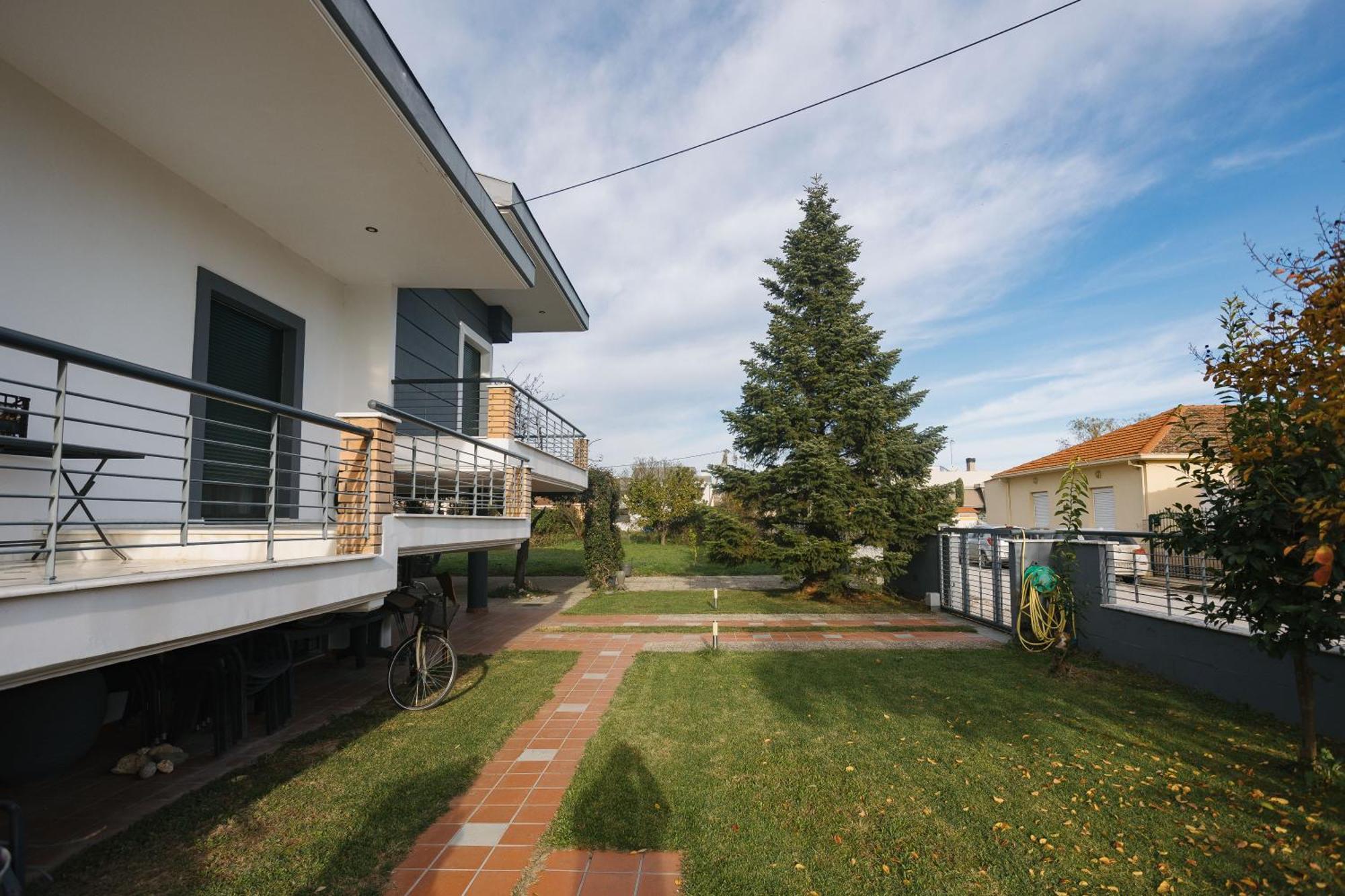 Billiard Home In Trikala Esterno foto